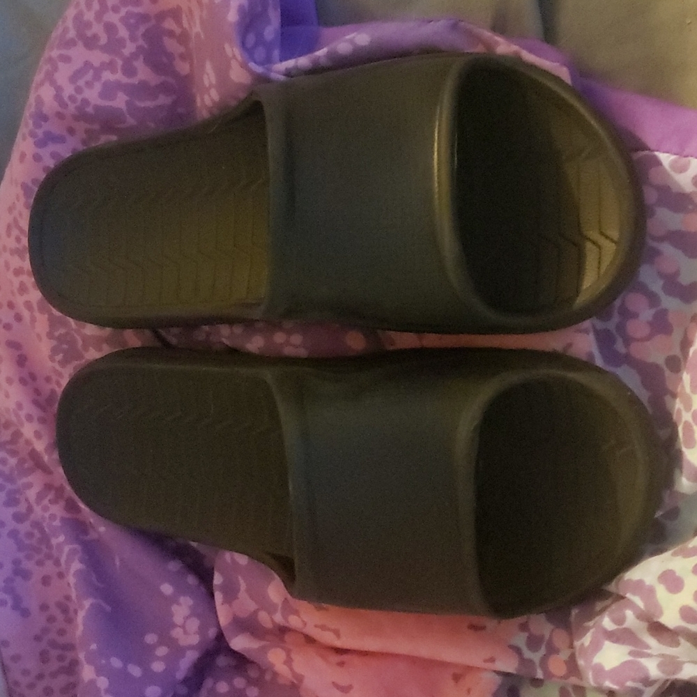 Black kids slippers 4-5